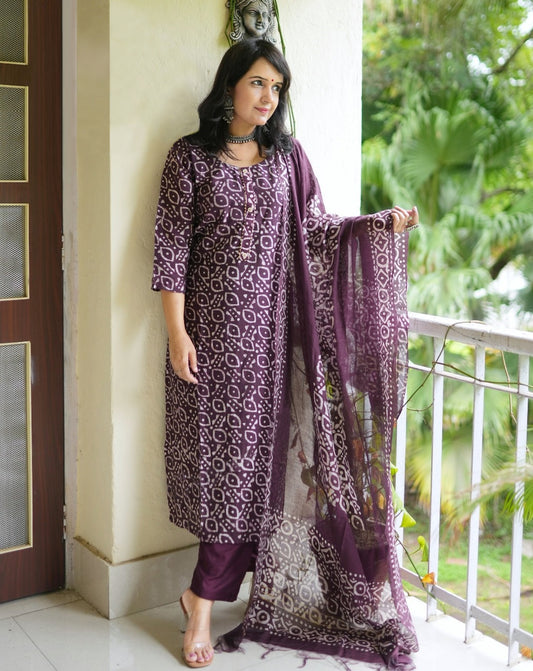 Ethnic Set Women Printed Straight Kurta And Pant Set With Dupatta