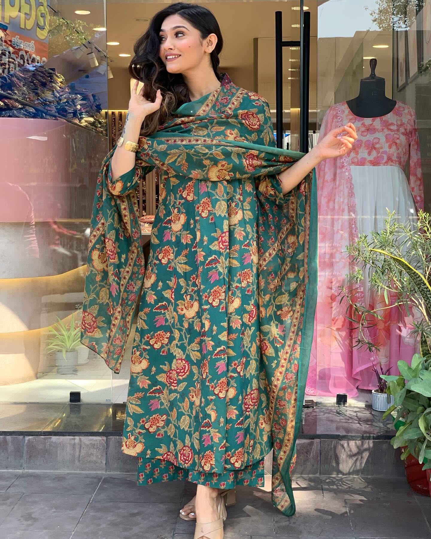 Ethnic Set Women Printed A-Line Green Kurta and Pant Set With Dupatta