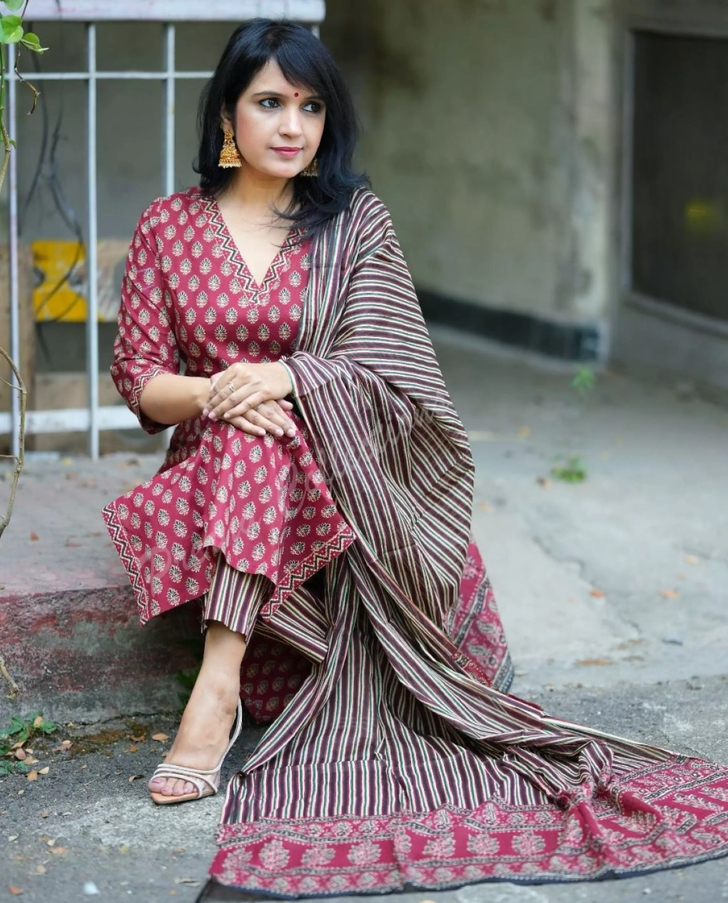 Ethnic Set Women Printed Straight Kurta and Pant Set With Dupatta
