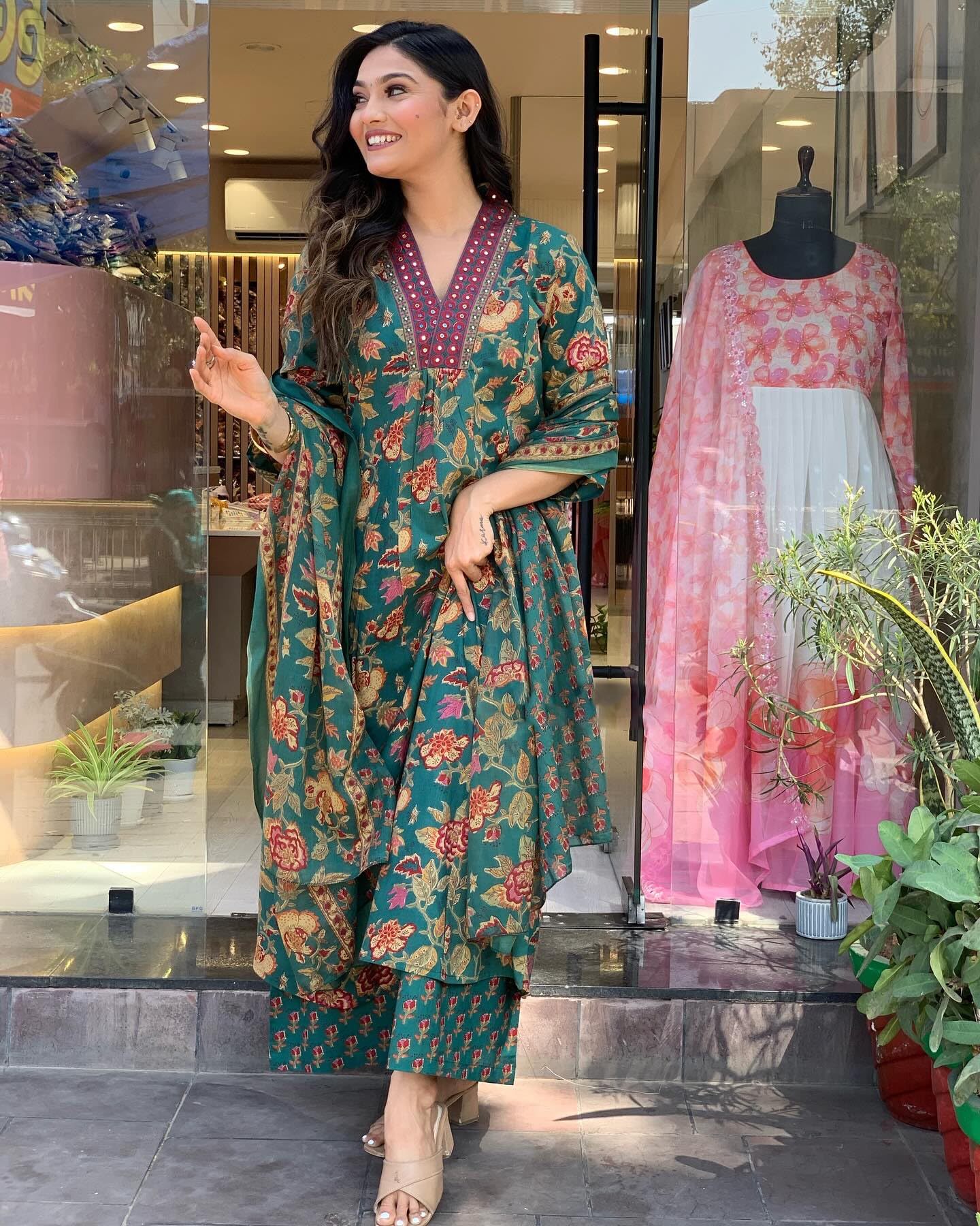 Ethnic Set Women Printed A-Line Green Kurta and Pant Set With Dupatta