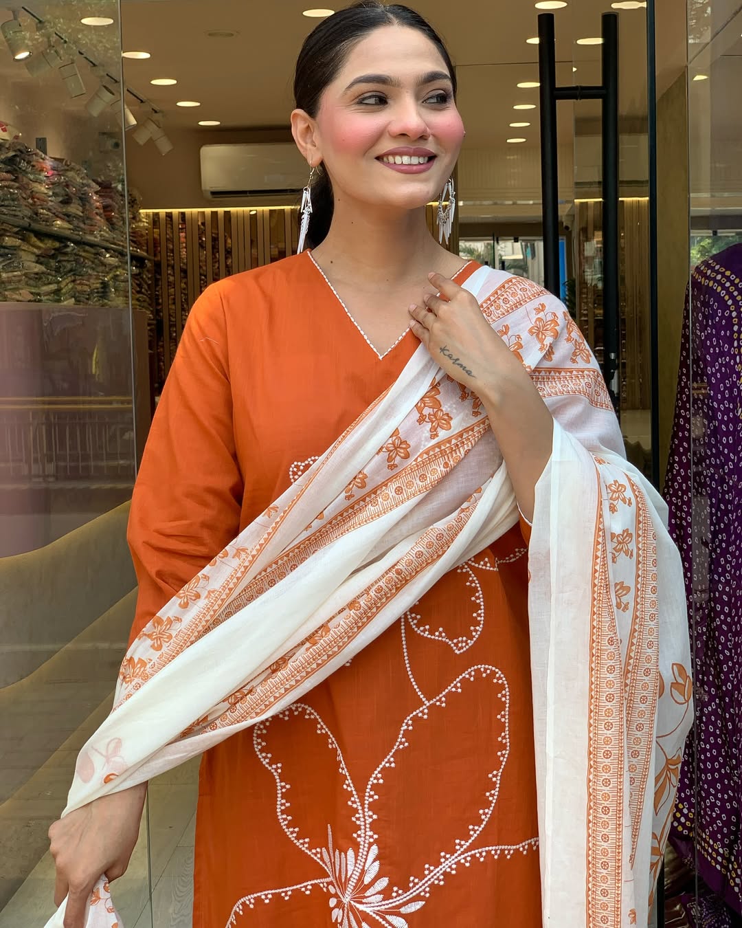 Ethnic Set Women Embroidery Straight Kurta and Pant with Dupatta