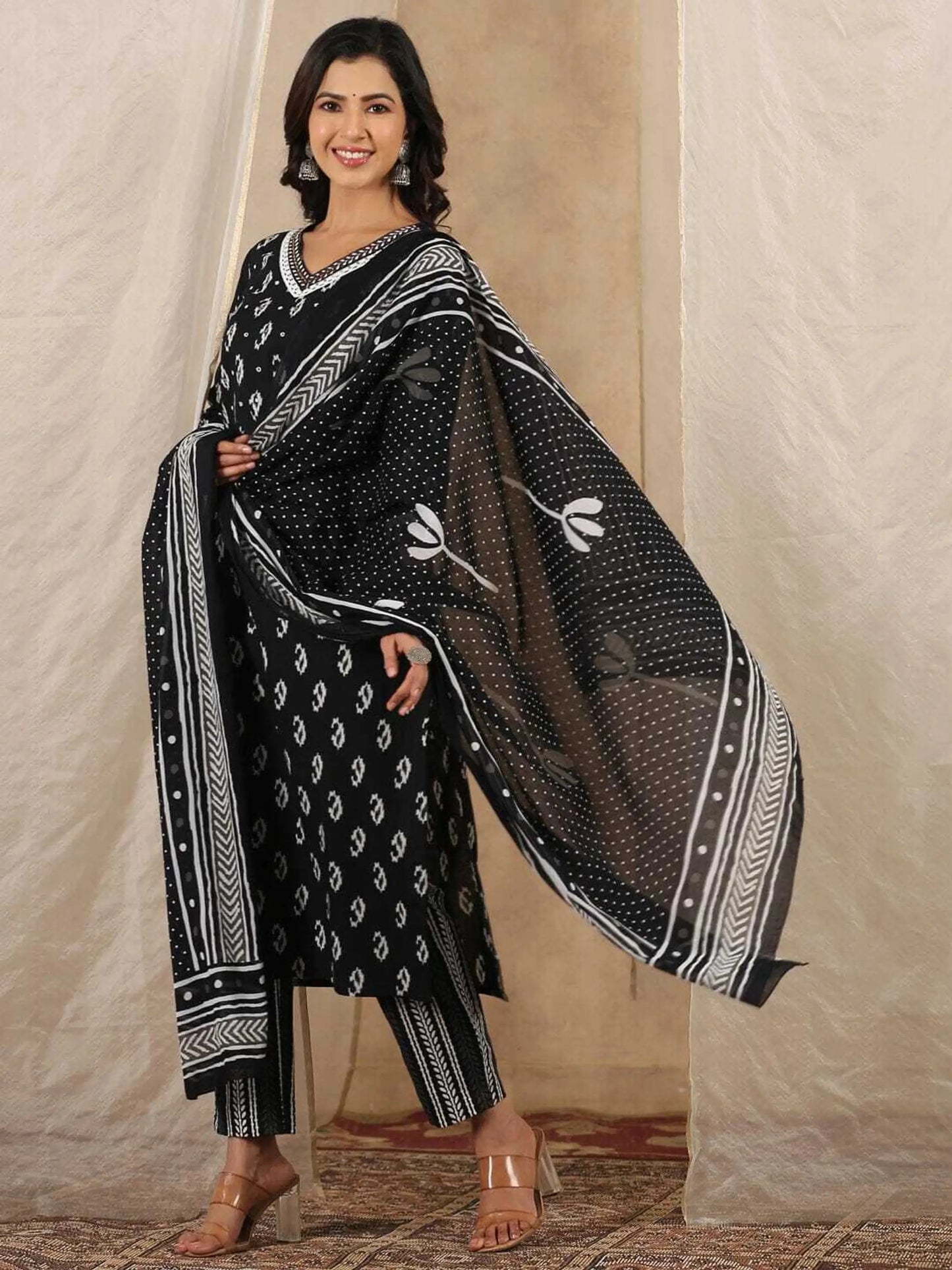 Ethnic Set Women Printed Straight Black Kurta and Pant Set With Dupatta