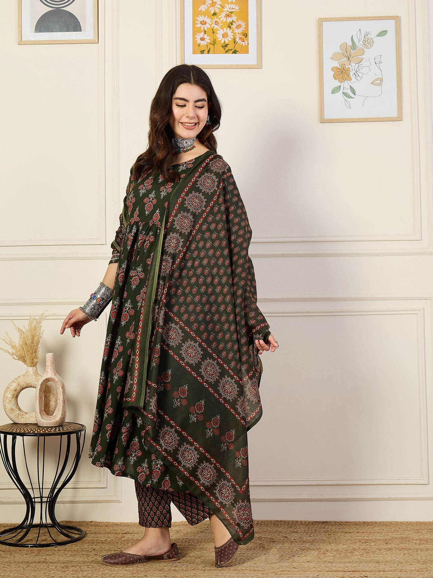 Ethnic Set Women Printed Anarkali Kurta and Pant Set With Dupatta