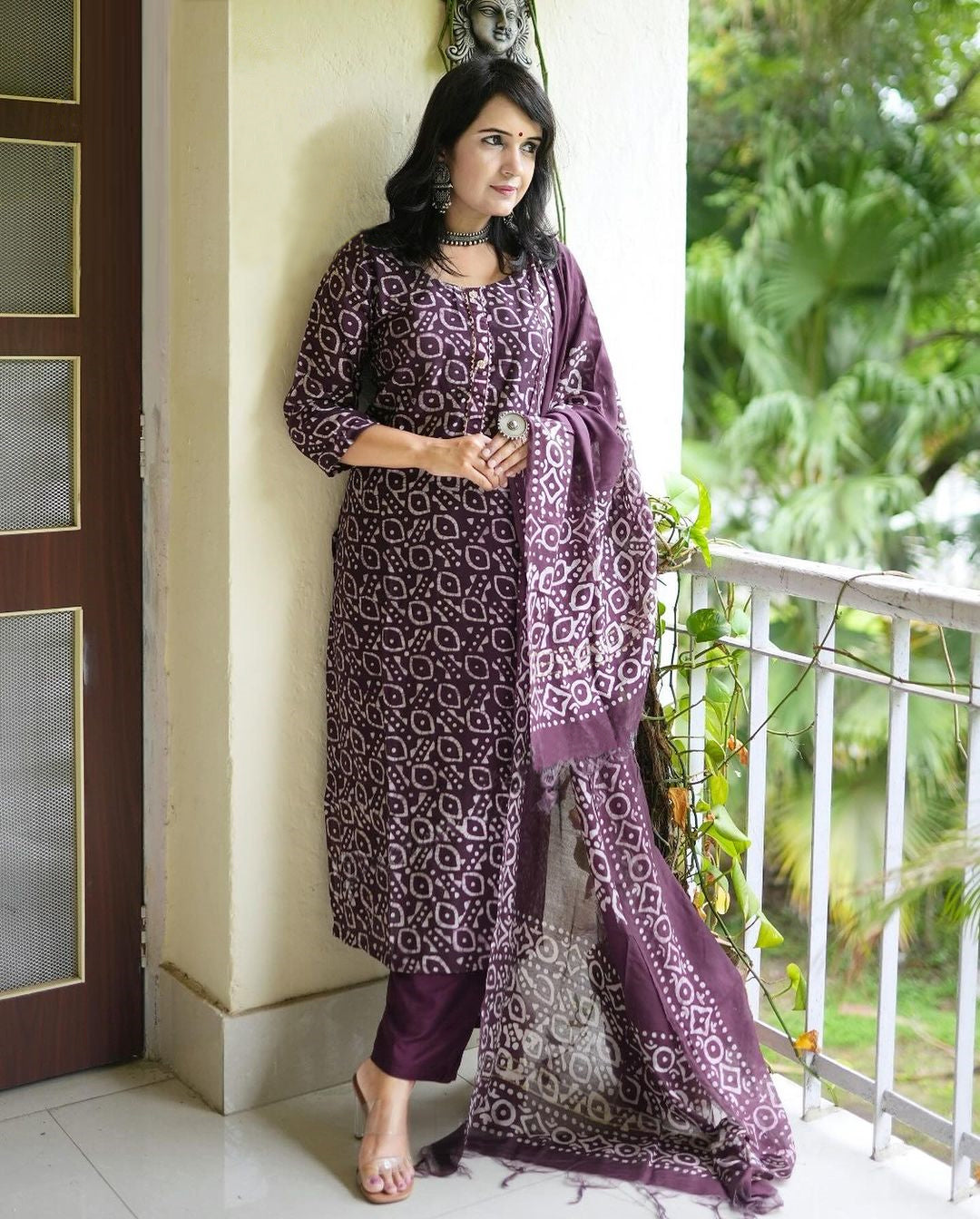 Ethnic Set Women Printed Straight Kurta And Pant Set With Dupatta