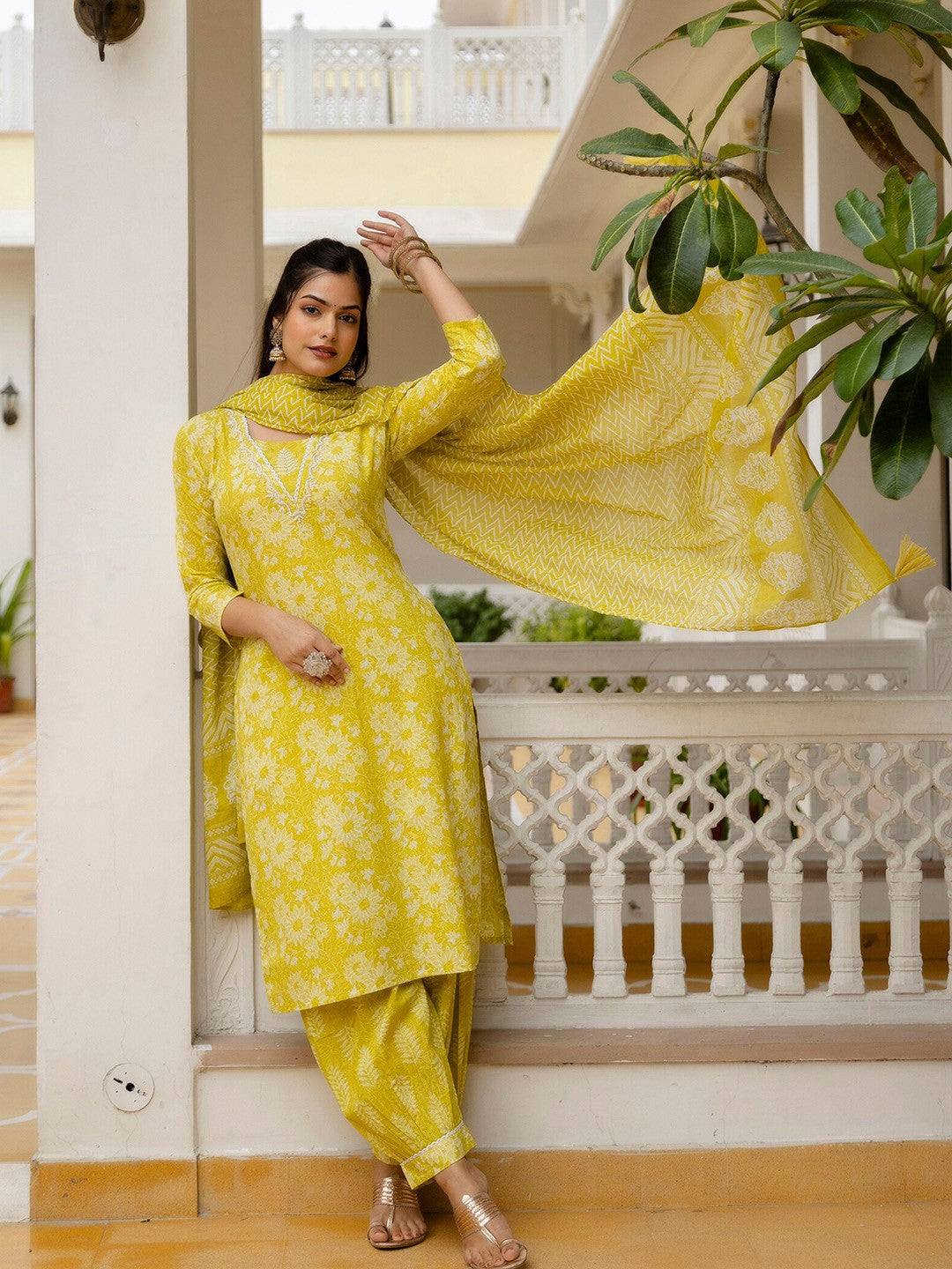 Ethnic Set Women Embroidery Straight Kurta and Pant set with Dupatta - Ethnic Set