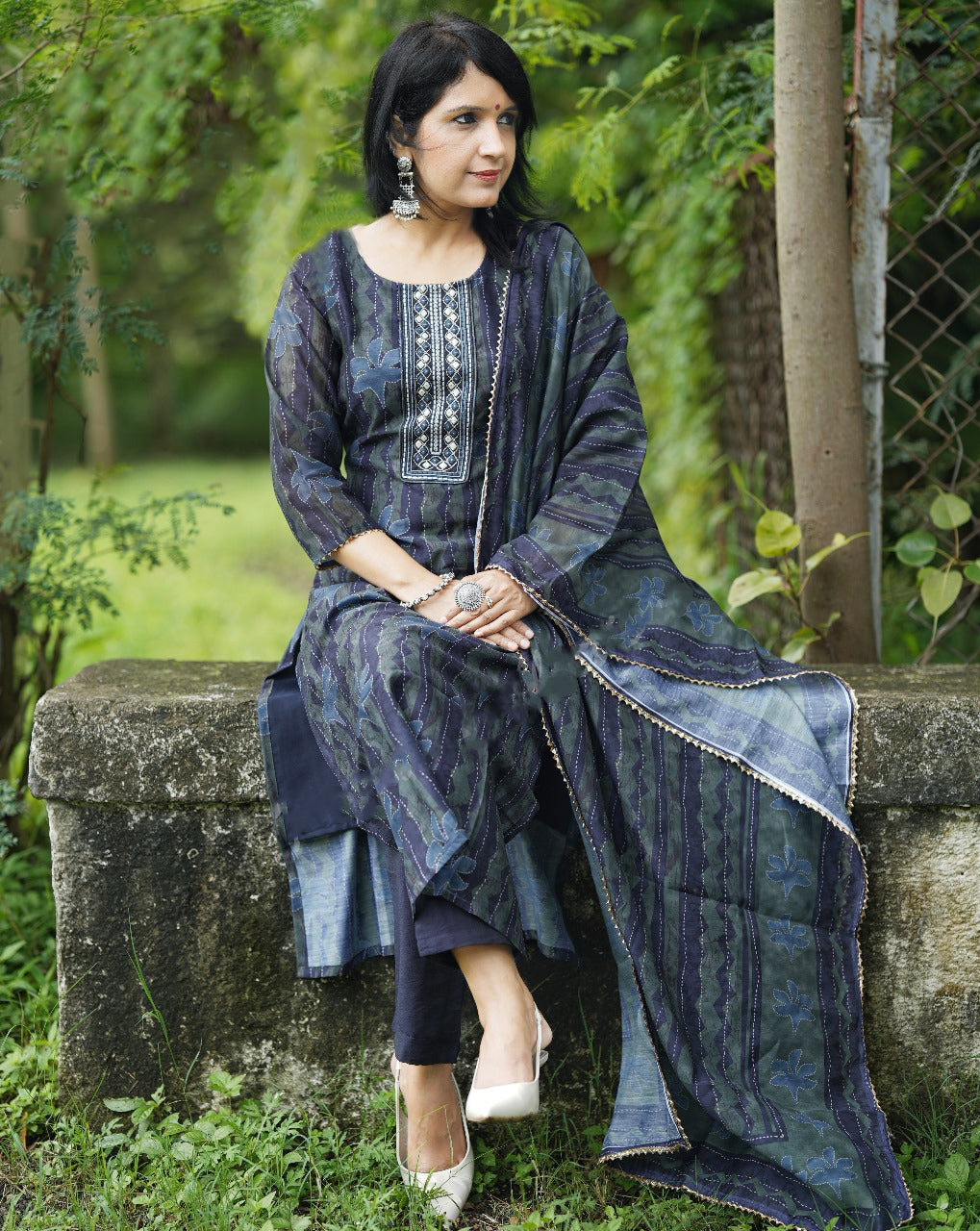 Ethnic Set Women Embroidered Straight Kurta And Pant Set With Dupatta