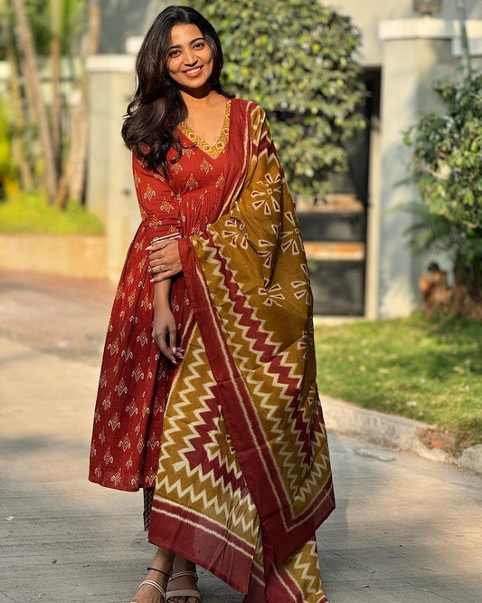 Ethnic Set Women Printed Red Anarkali Kurta and Pant Set With Dupatta