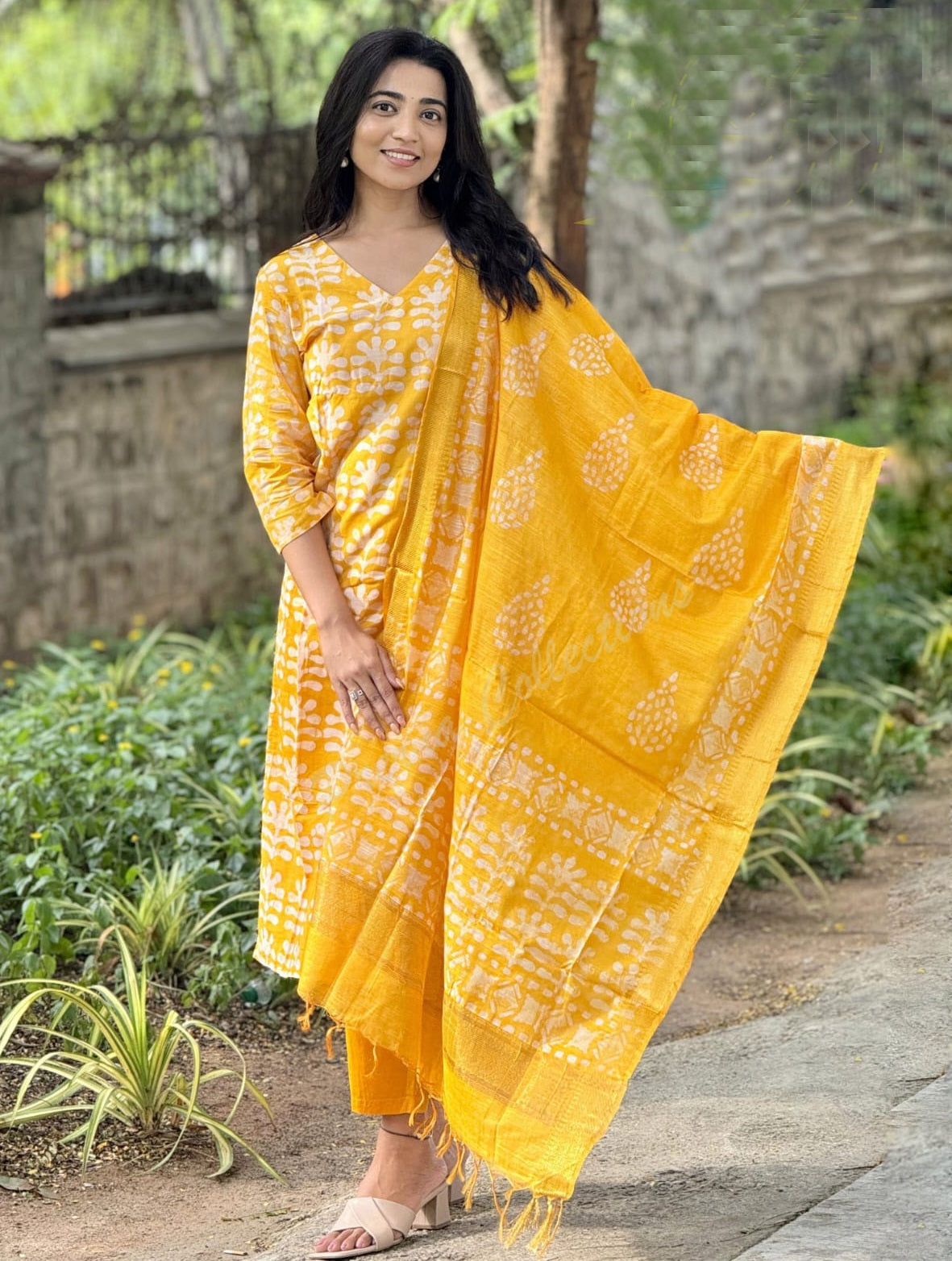 Ethnic Set Women Printed Straight Yellow Kurta and Pant Set With Dupatta