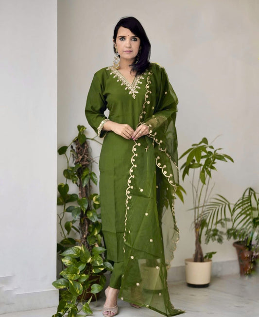 Ethnic Set Women Embroidered Straight Kurta And Pant Set With Dupatta