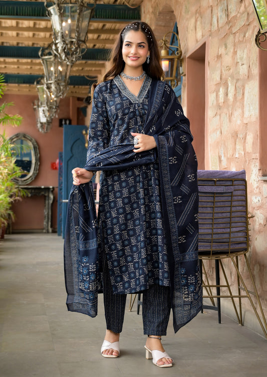 Ethnic Set Women Embroidery Straight Kurta and Pant set with Dupatta - Ethnic Set
