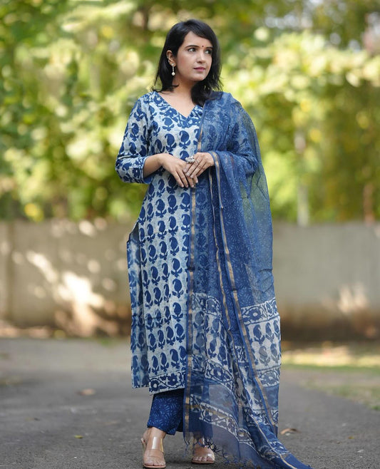 Ethnic Set Women Straight Printed Kurta and Pant Set With Dupatta