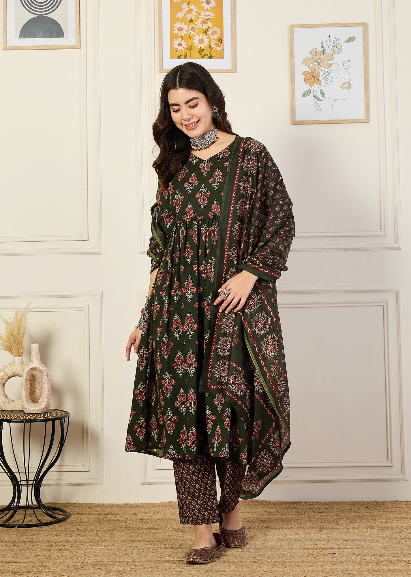 Ethnic Set Women Printed Anarkali Kurta and Pant Set With Dupatta