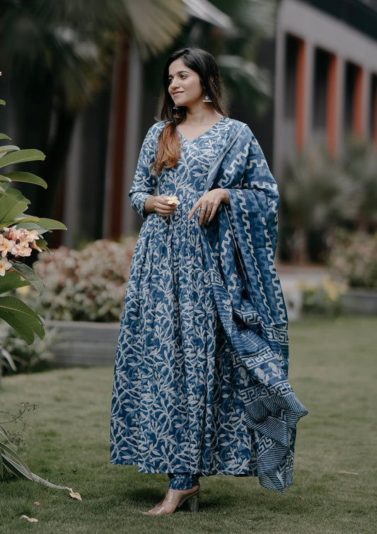 Ethnic Set Women Printed Anarkali Kurta and Pant Set With Dupatta