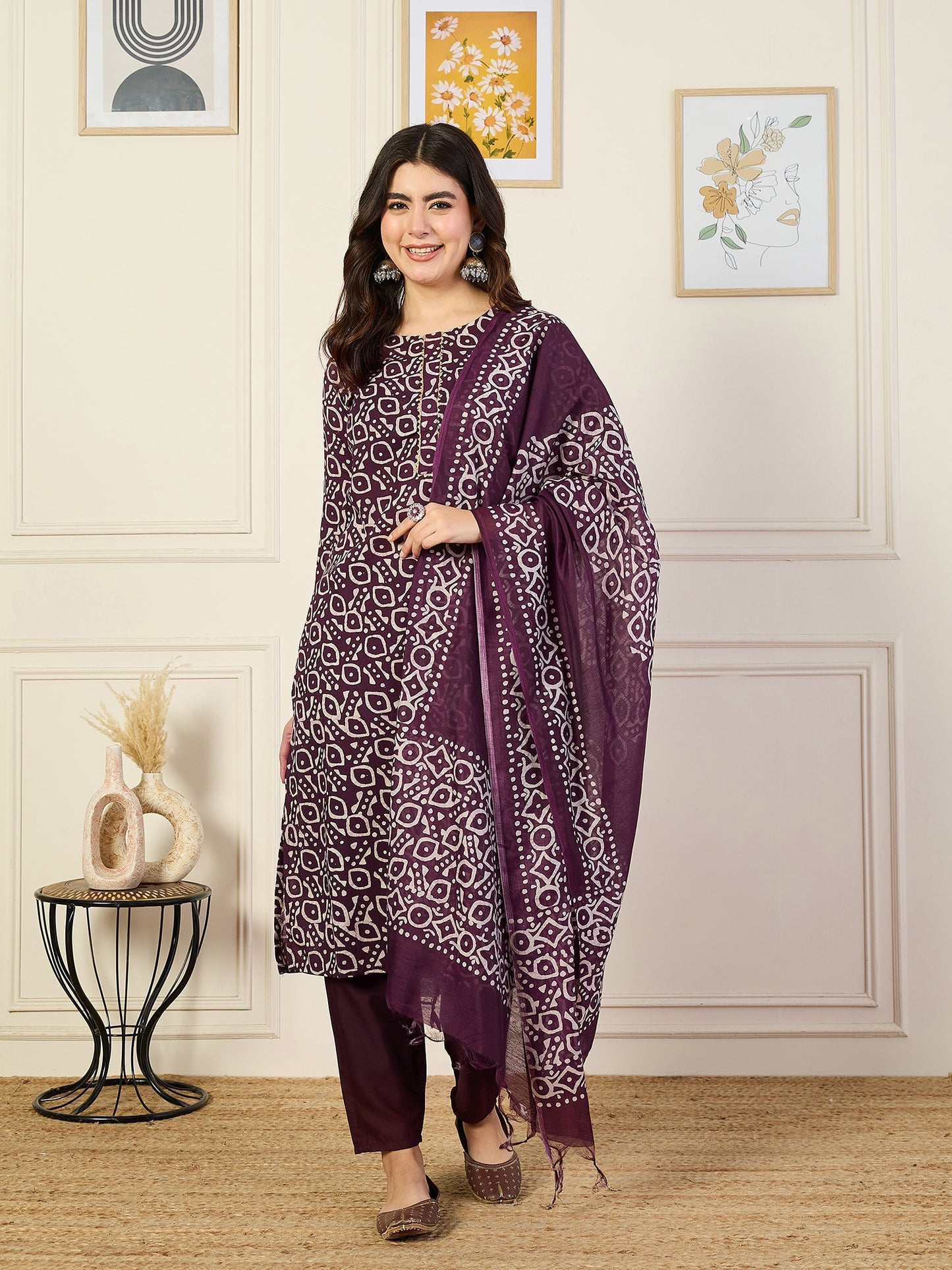 Ethnic Set Women Printed Straight Kurta and Pant Set With Dupatta