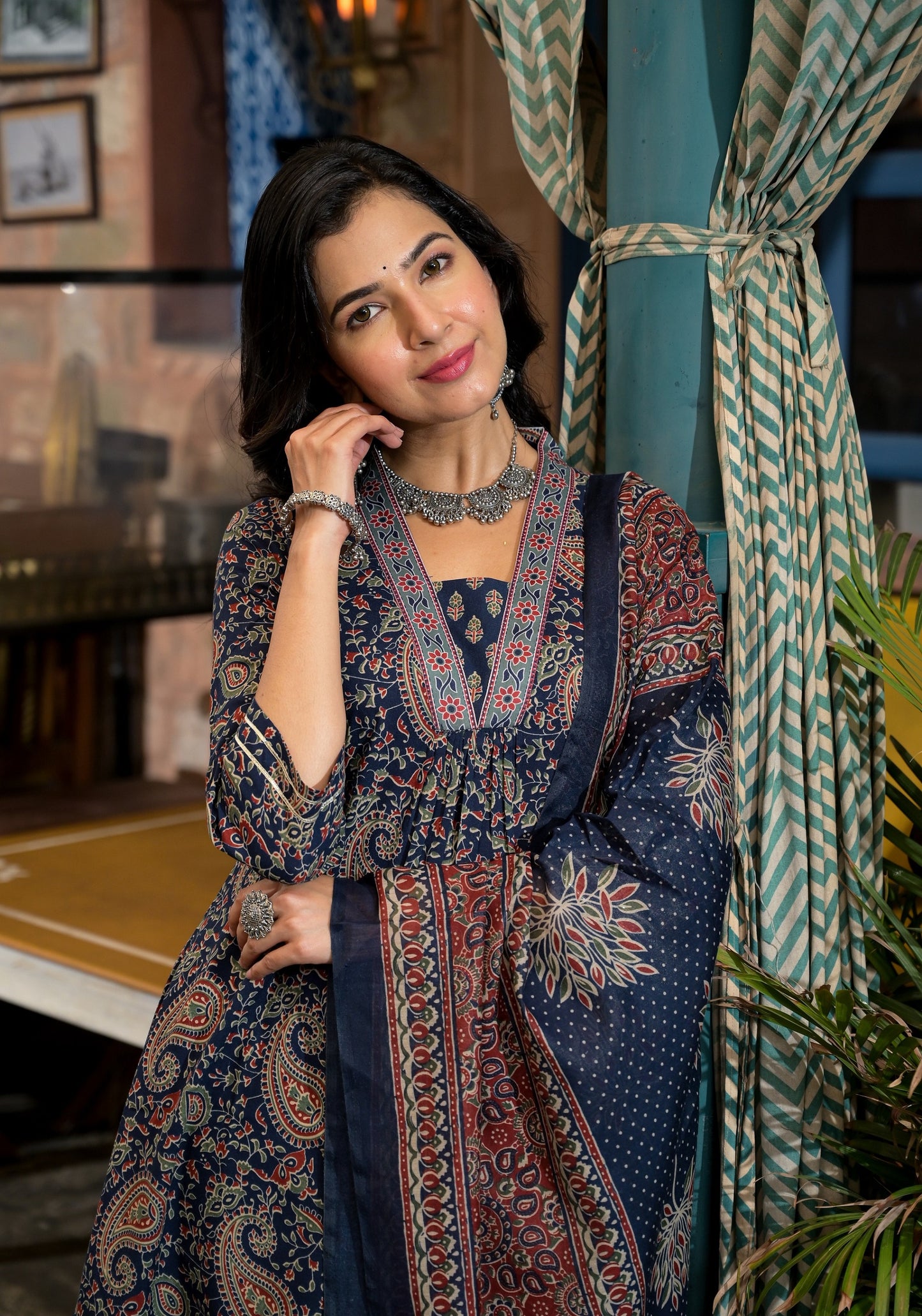 Ethnic Set Women Embroidery Straight Kurta and Pant set with Dupatta - Ethnic Set