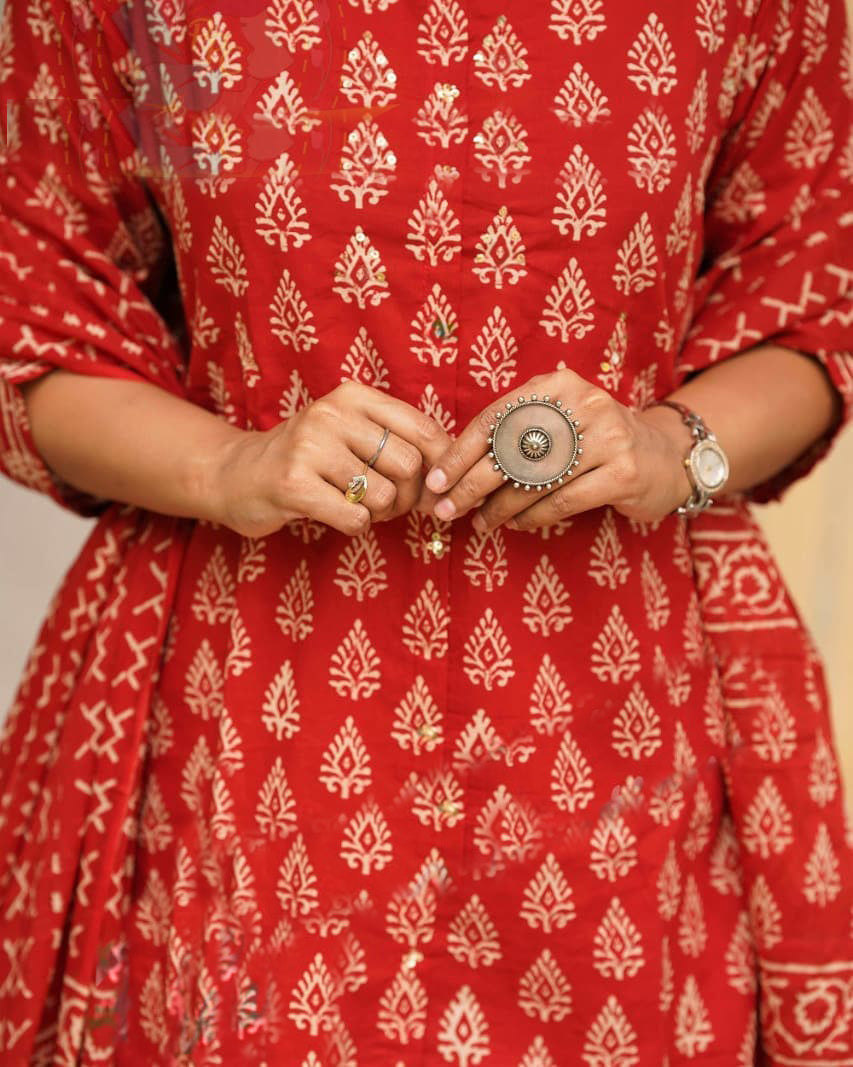 Ethnic Set Women Printed Straight Red Kurta and Pant Set With Dupatta