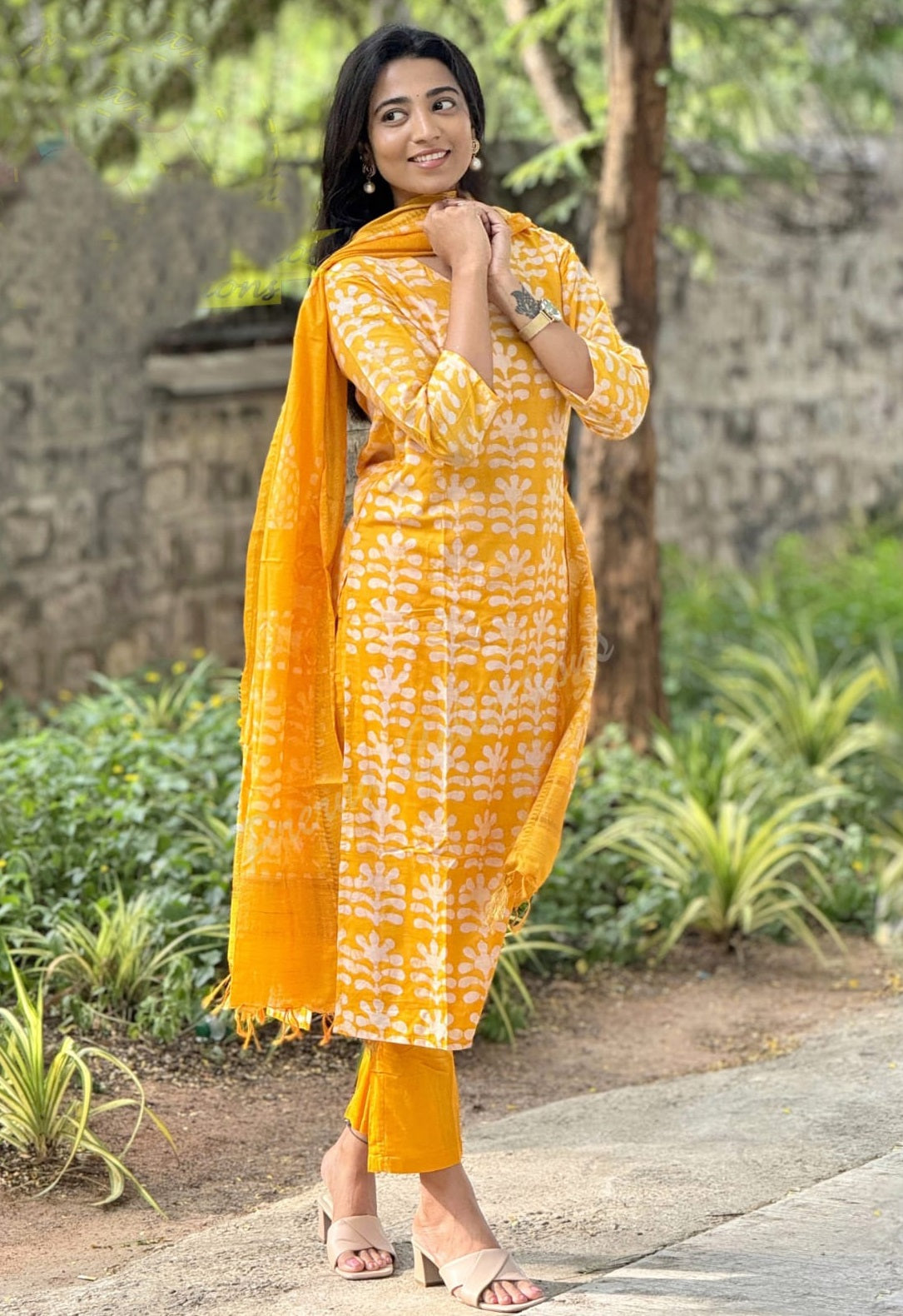 Ethnic Set Women Printed Straight Yellow Kurta and Pant Set With Dupatta