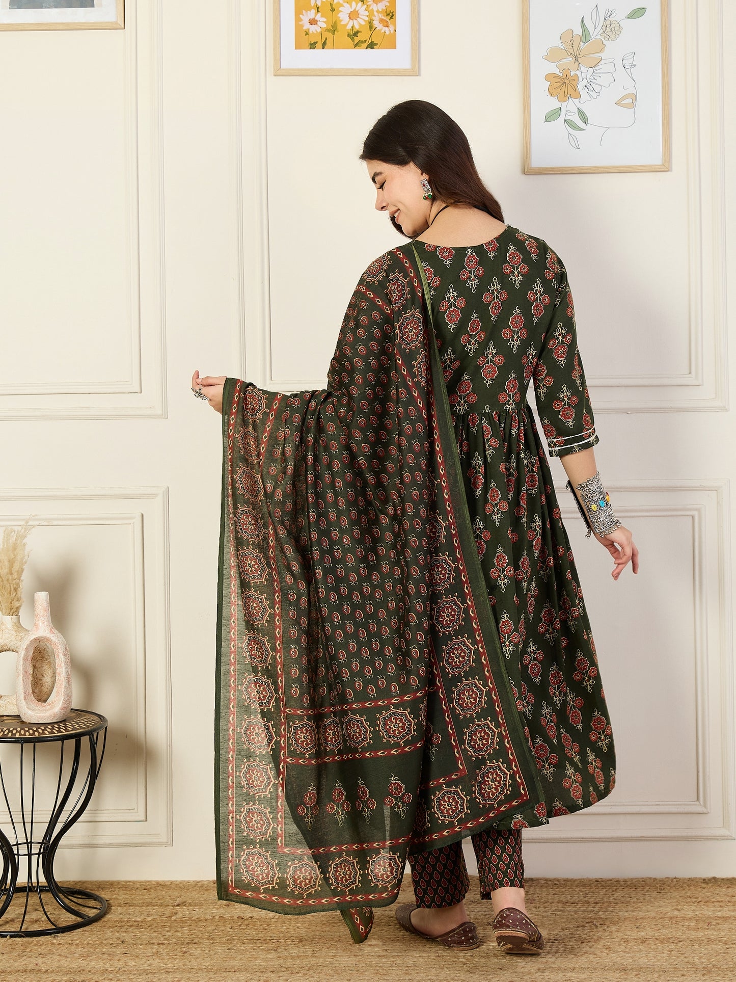 Ethnic Set Women Printed Anarkali Kurta and Pant Set With Dupatta
