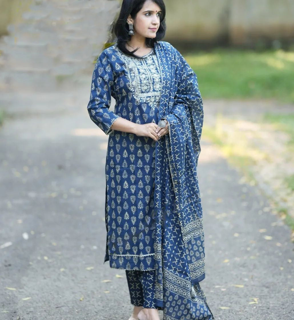 Ethnic Set Women Emboridered Kurta and Pant Set With Dupatta