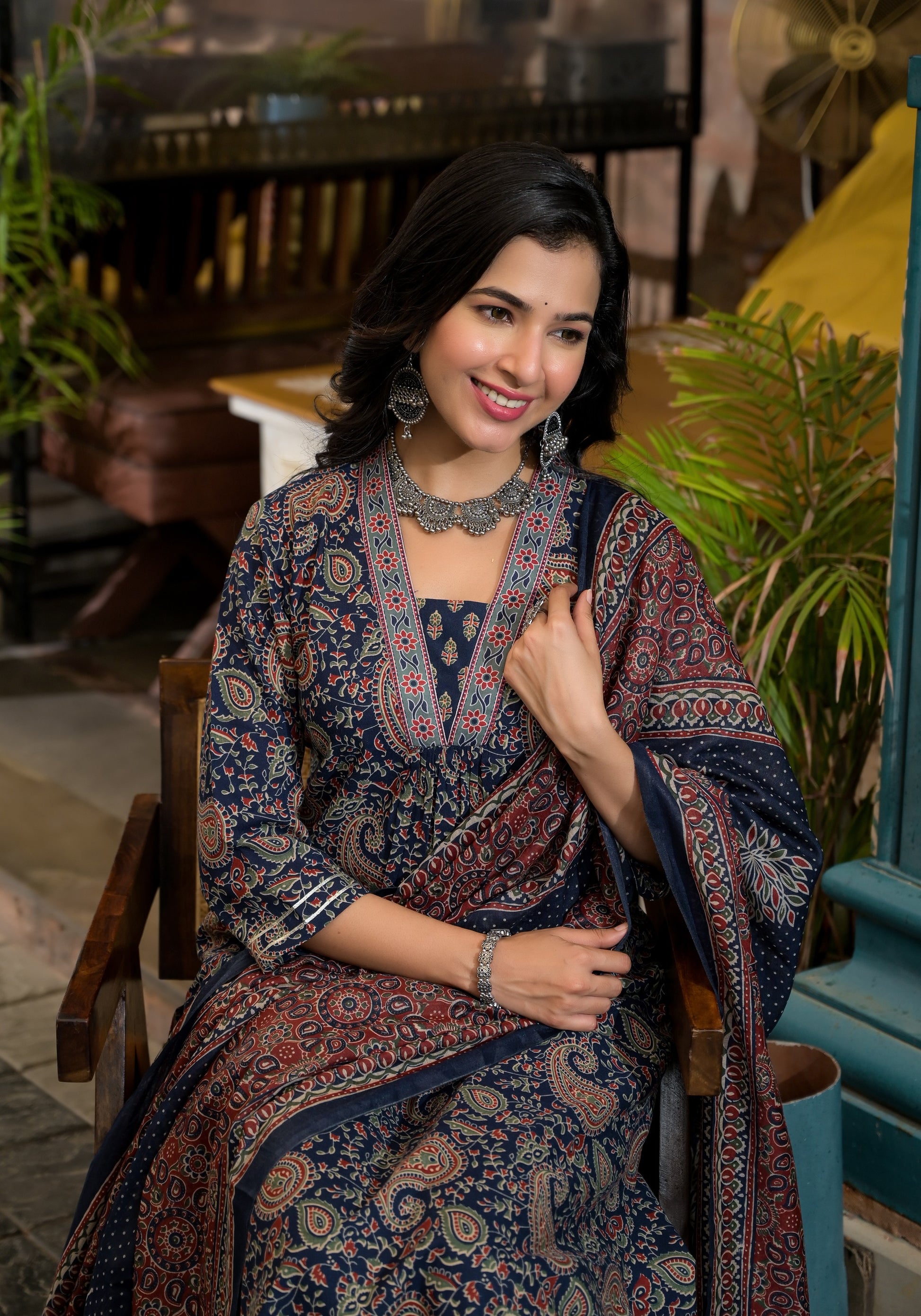 Ethnic Set Women Embroidery Straight Kurta and Pant set with Dupatta - Ethnic Set
