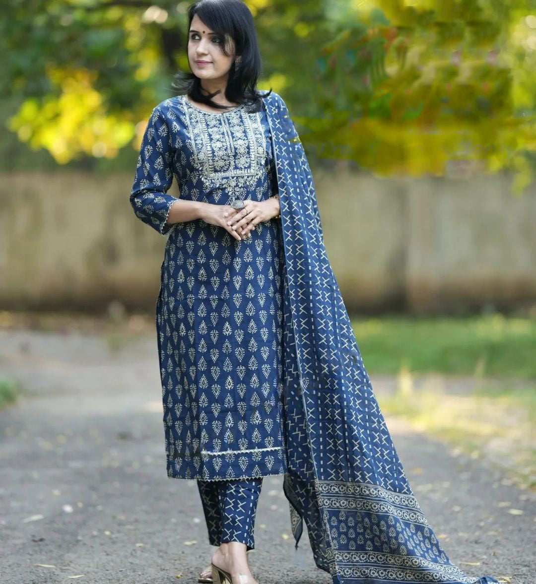 Ethnic Set Women Emboridered Kurta and Pant Set With Dupatta