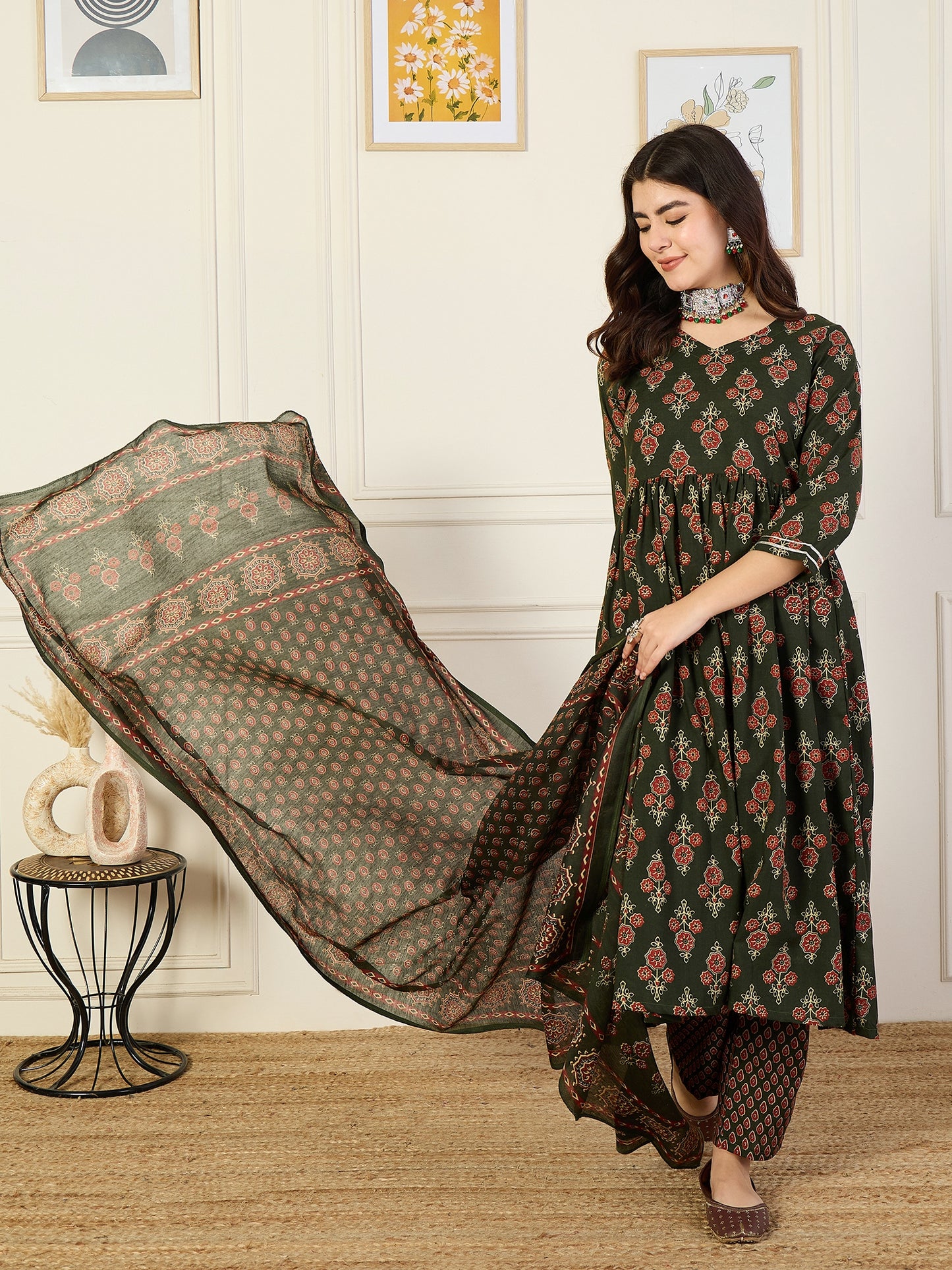 Ethnic Set Women Printed Anarkali Kurta and Pant Set With Dupatta