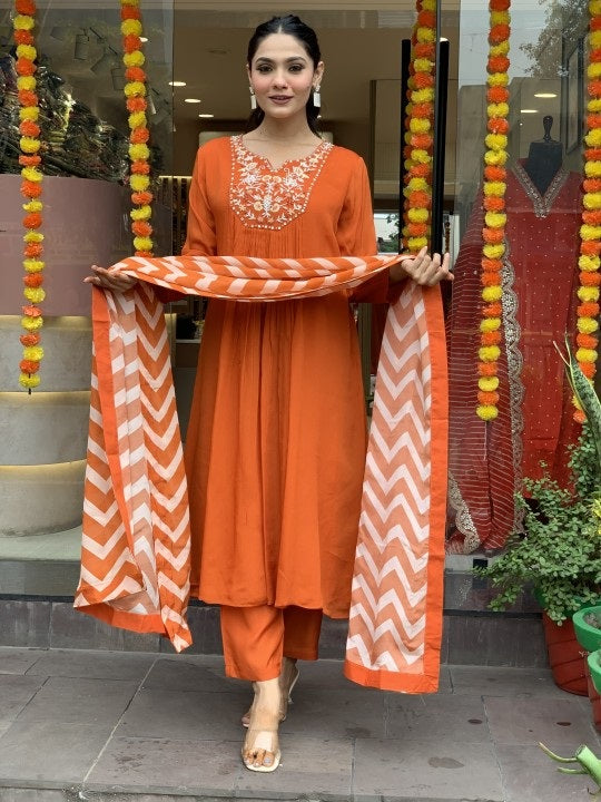 Ethnic Set Women Embroidery Anarkali Kurta and Pant Set with Dupatta