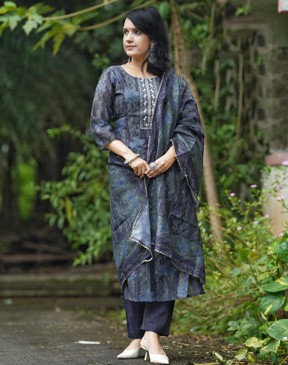 Ethnic Set Women Embroidered Straight Kurta And Pant Set With Dupatta