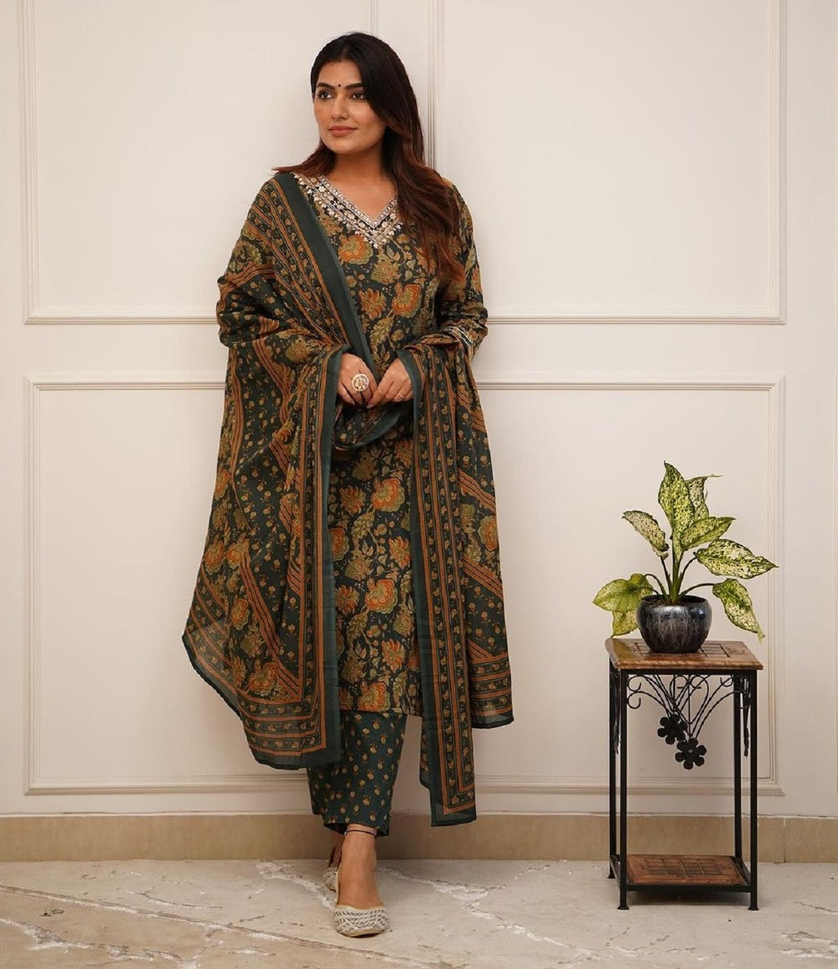 Ethnic Set Women Embroidery Straight Kurta and Pant set with Dupatta - Ethnic Set