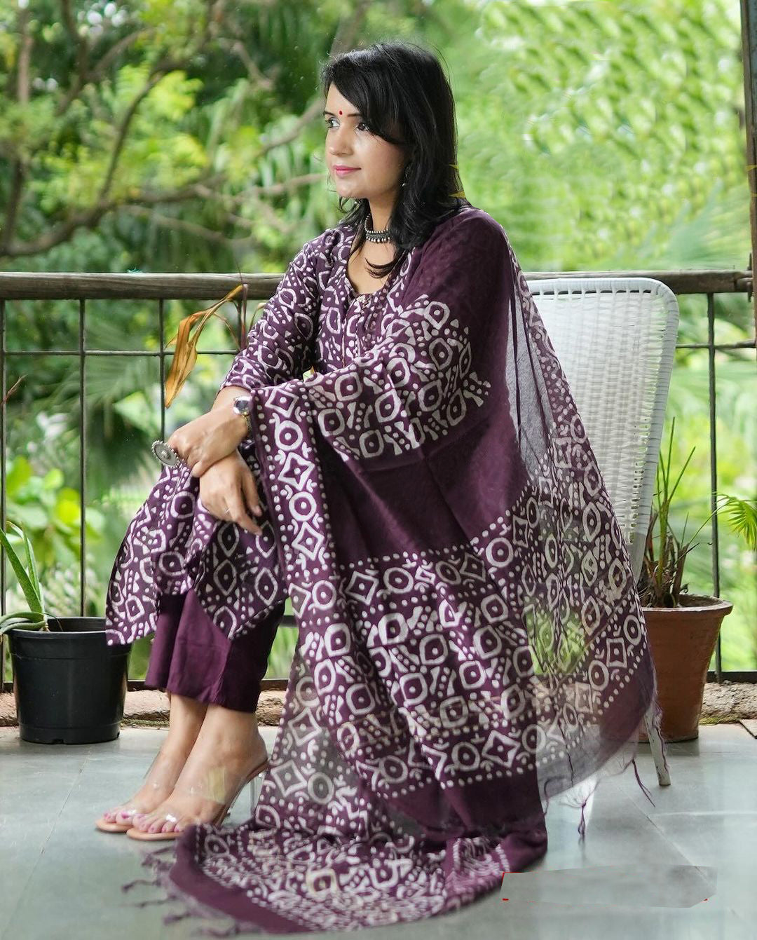 Ethnic Set Women Printed Straight Kurta And Pant Set With Dupatta