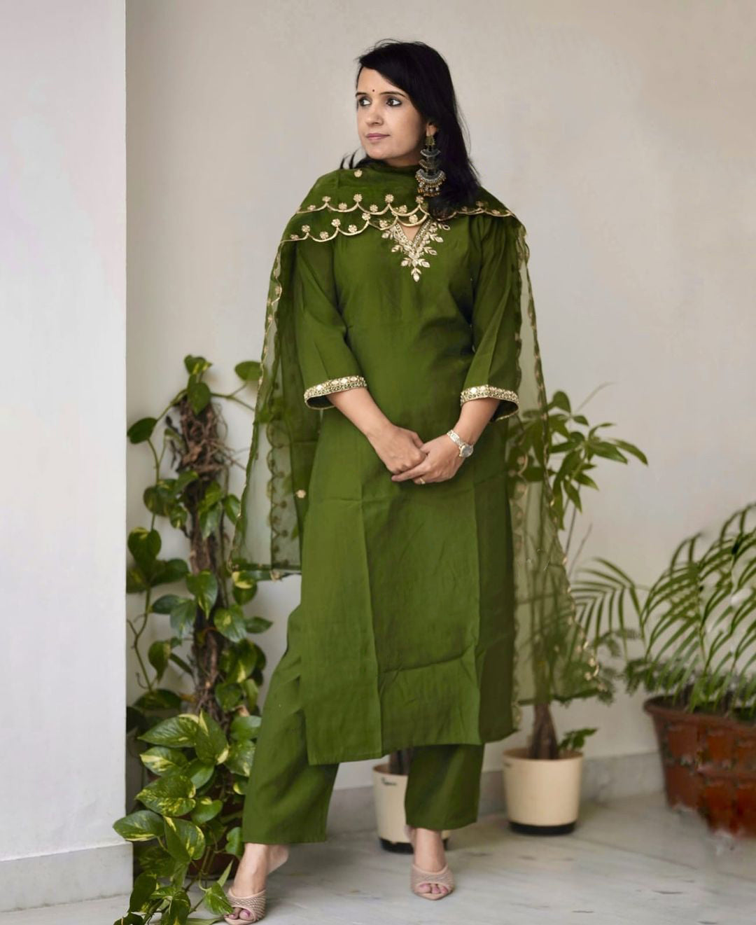 Ethnic Set Women Embroidered Straight Kurta And Pant Set With Dupatta