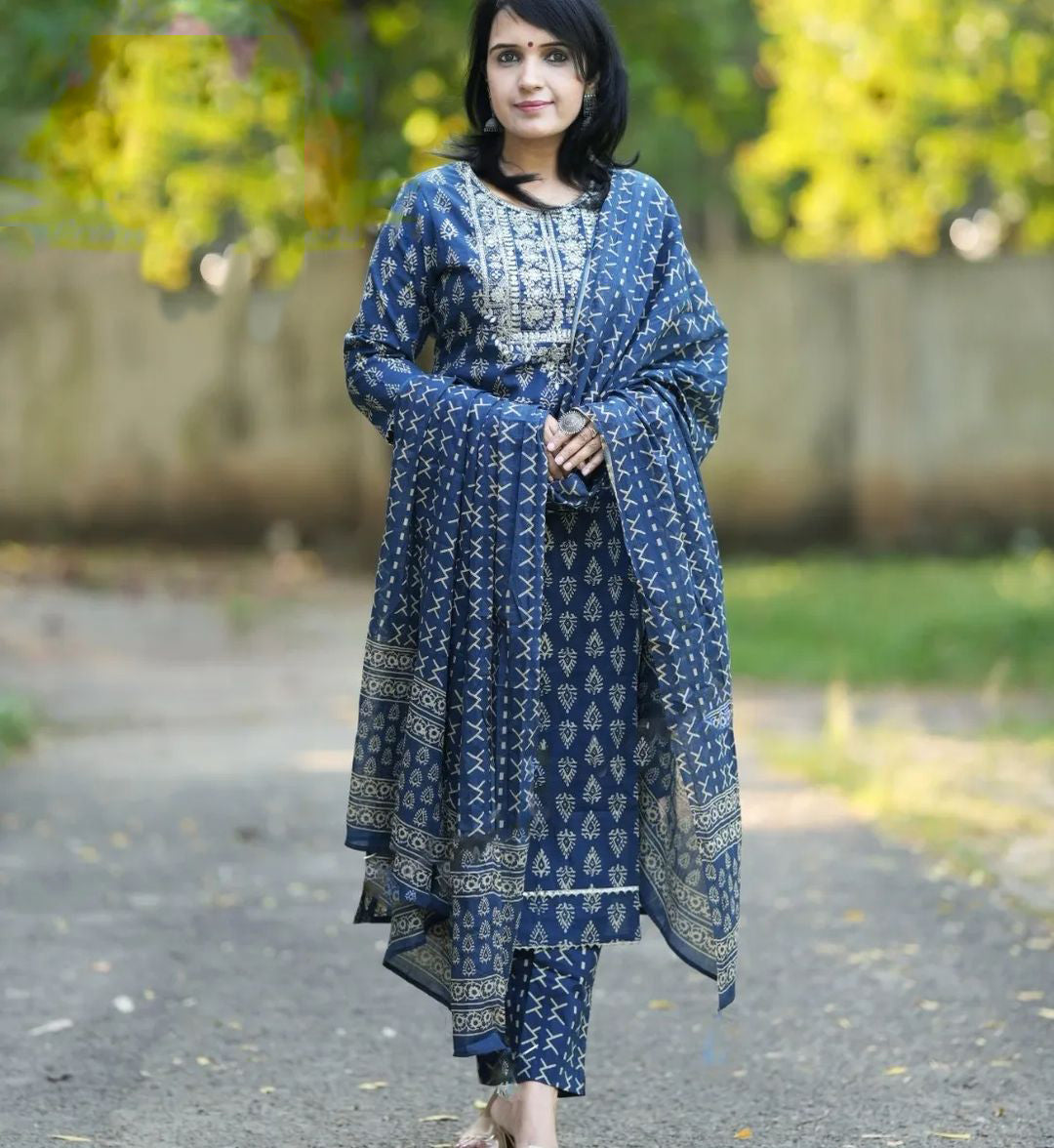 Ethnic Set Women Emboridered Kurta and Pant Set With Dupatta