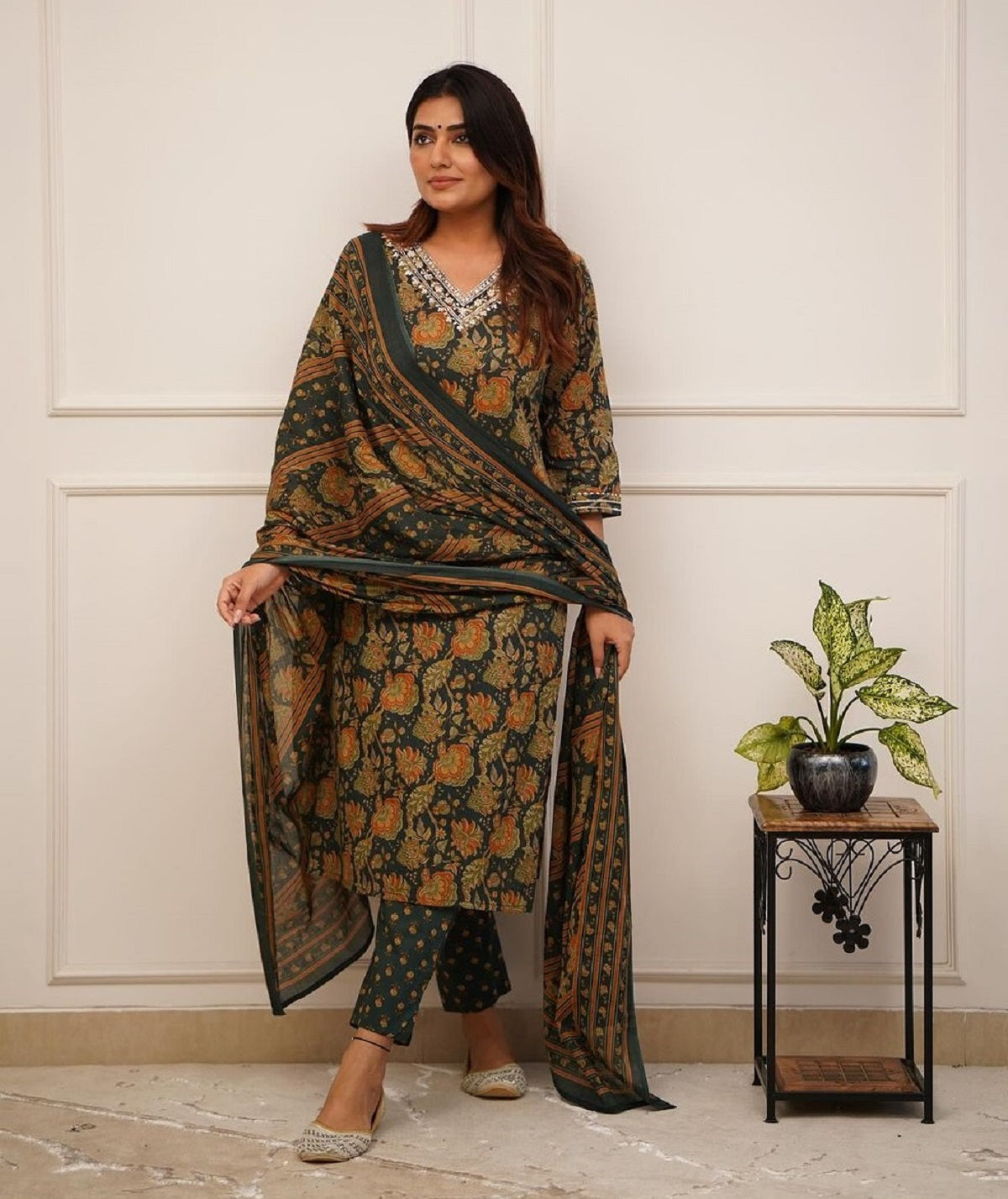 Ethnic Set Women Embroidery Straight Kurta and Pant set with Dupatta - Ethnic Set
