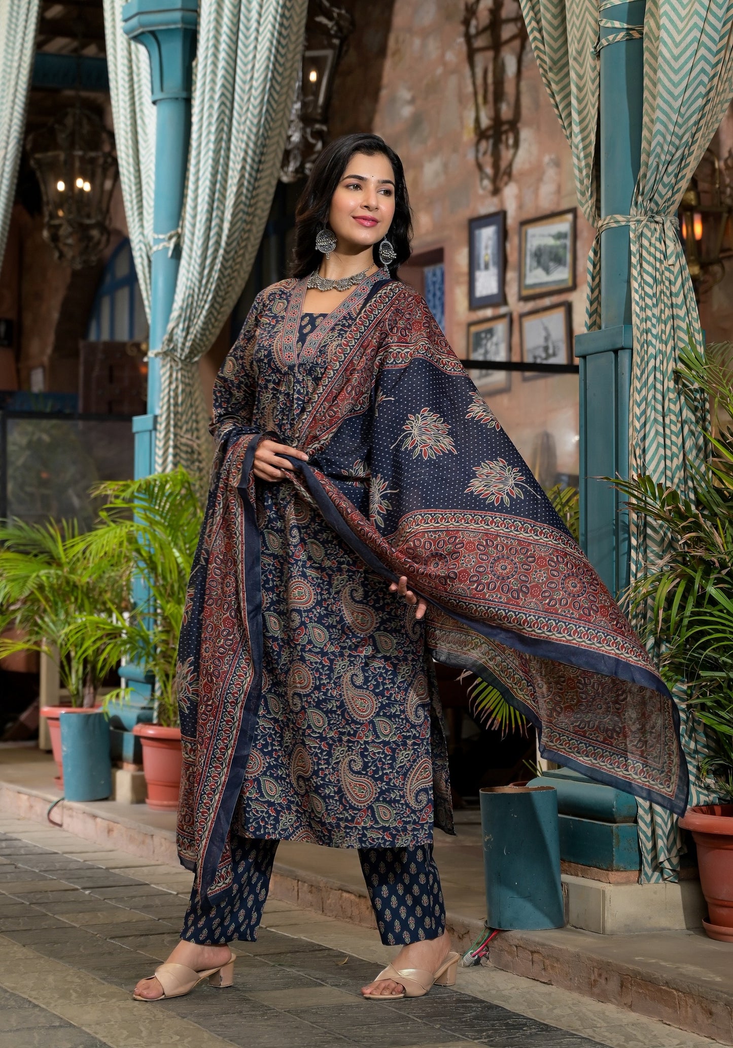 Ethnic Set Women Embroidery Straight Kurta and Pant set with Dupatta - Ethnic Set