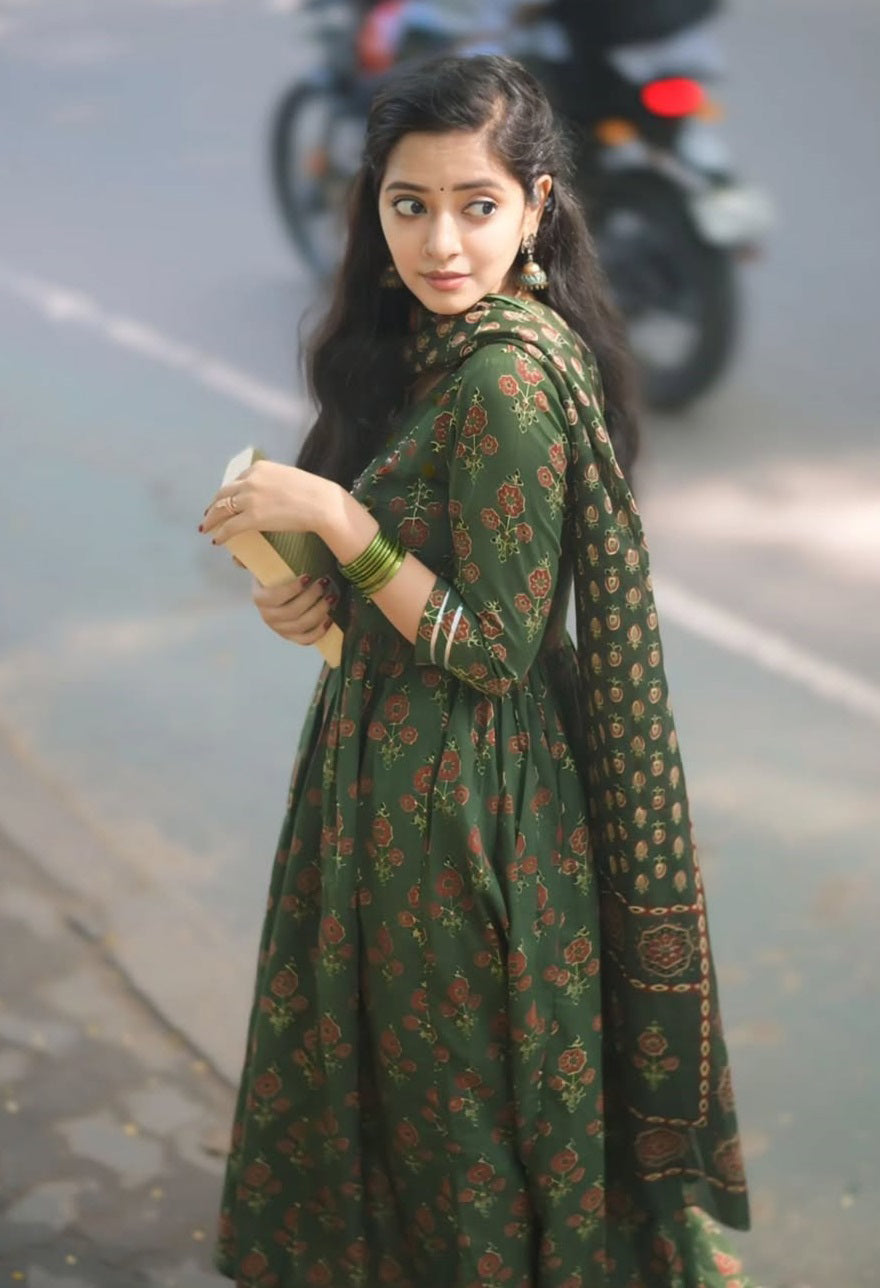 Ethnic Set Women Floral Anarkali Printed Green Kurta and Pant Set With Dupatta