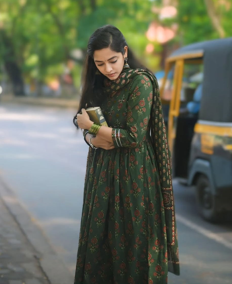 Ethnic Set Women Floral Anarkali Printed Green Kurta and Pant Set With Dupatta
