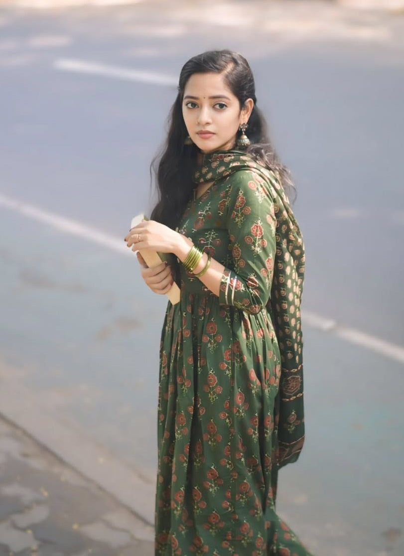 Ethnic Set Women Floral Anarkali Printed Green Kurta and Pant Set With Dupatta