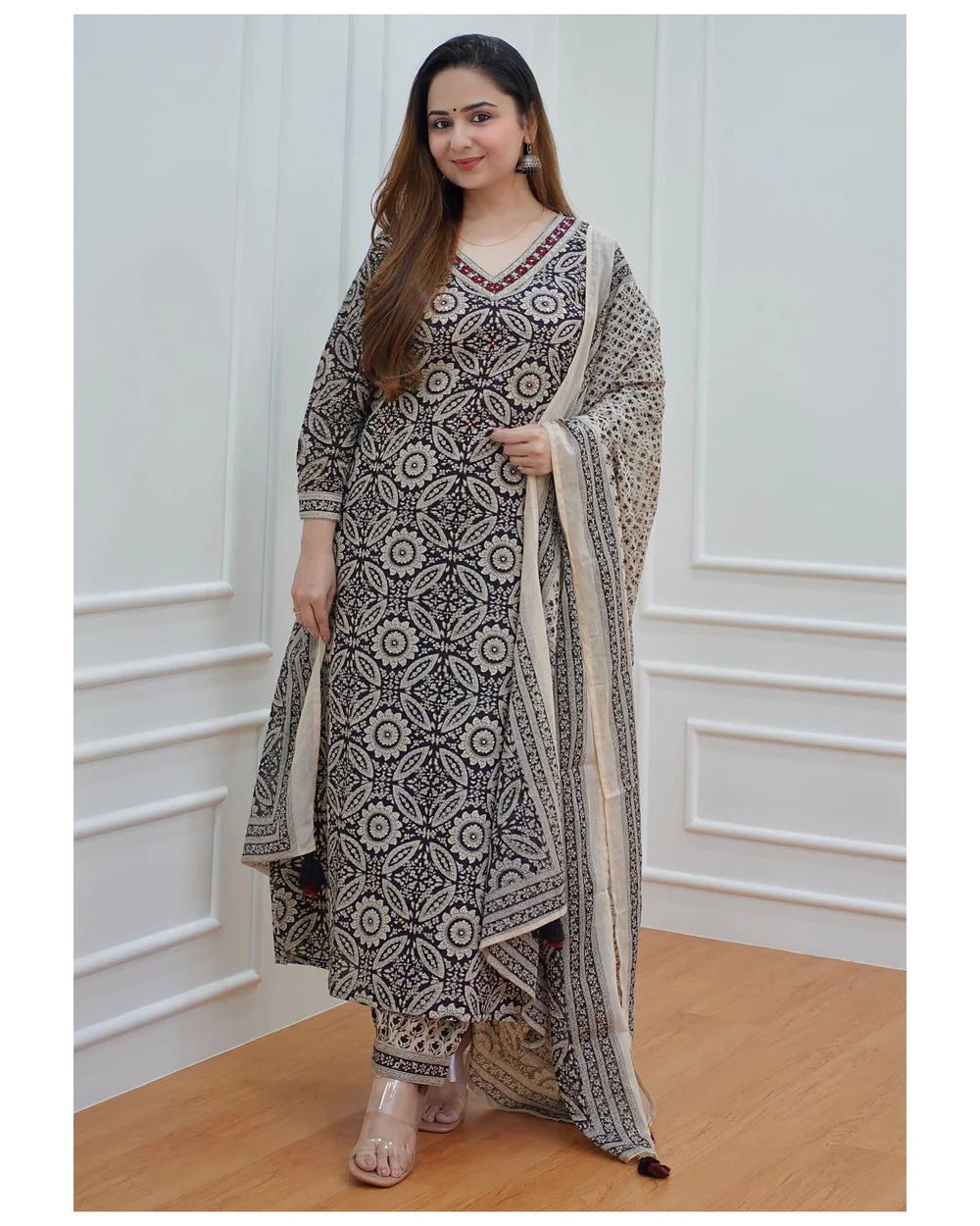 Kurta set ethnic fashion traditional cotton partiwear women clothing style Indian Ethnic Suit Palazzo pant Salwar Anarkali Lehenga Choli Bollywood Designer festive Printed wedding shaadi Collections Embroidered Ethnic Wear Outfits Attire Dresses Patterns